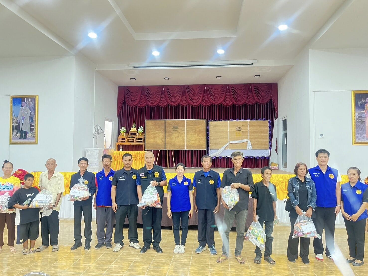 มอบถุงยังชีพแก่ครัวเรือนเป้าหมายที่ไม่ผ่านเกณฑ์ข้อมูลความจำเป็นพื้นฐาน (จปฐ.) และข้อมูล TPMAP ปี 2568 - 2569 ในมิติด้านรายได้ จำนวน 7 ครัวเรือน