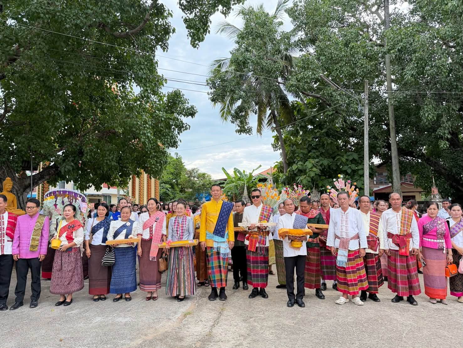 นางปนัดดา แก้วมณี พัฒนาการอำเภอกันทรวิชัย ร่วมกิจกรรม “ทอดถวายเทียนในพรรษา ๗ วัน ๗ วัด” สืบสานประเพณีท้องถิ่น ส่งเสริม Soft Power แหล่งท่องเที่ยวทางวัฒนธรรม ณ วัดบ้านนาสีนวน บ้านนาสีนวน ตำบลนาสีนวน อำเภอกันทรวิชัย จังหวัดมหาสารคาม